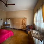 Vintage Room In Elite Home
