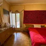 Vintage Room In Elite Home